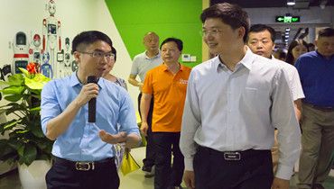 福田区人民政府副区长、党组成员刘智勇带队到城市漫步科技调研
